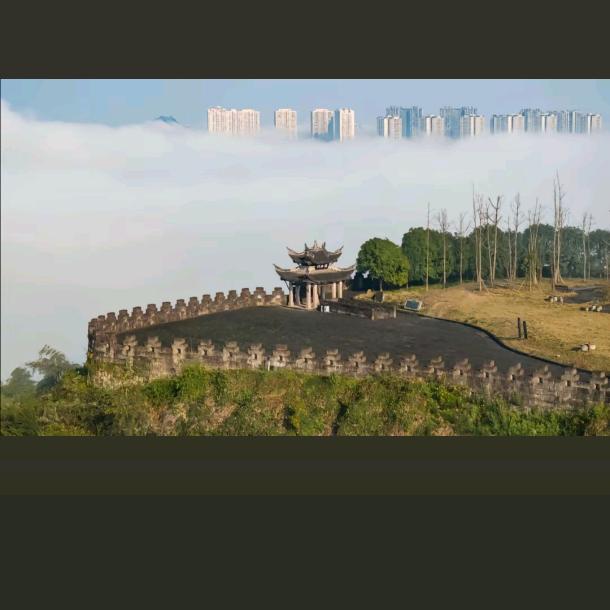 醉里挑灯看剑，梦回吹角连营