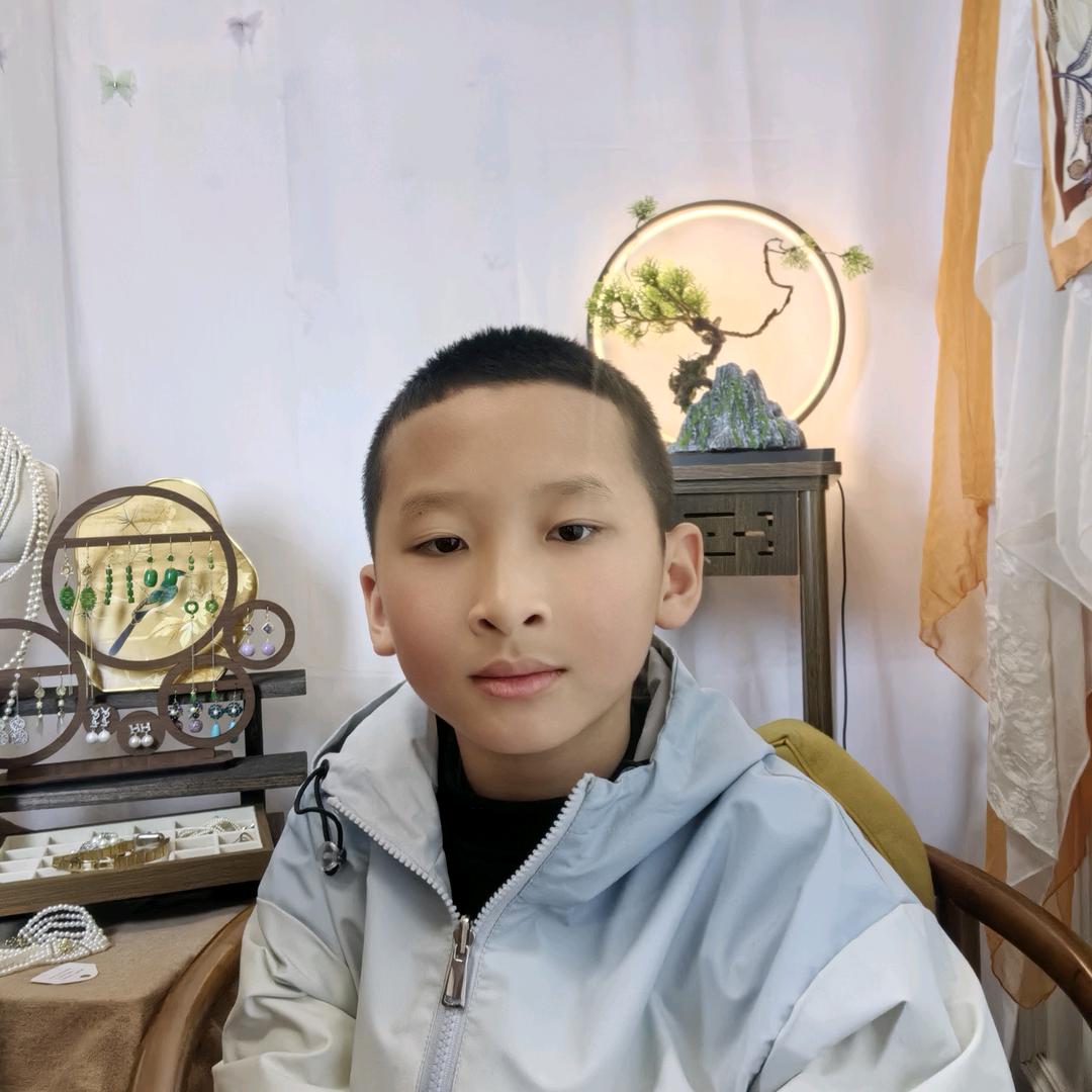 坤坤彦希智慧成长