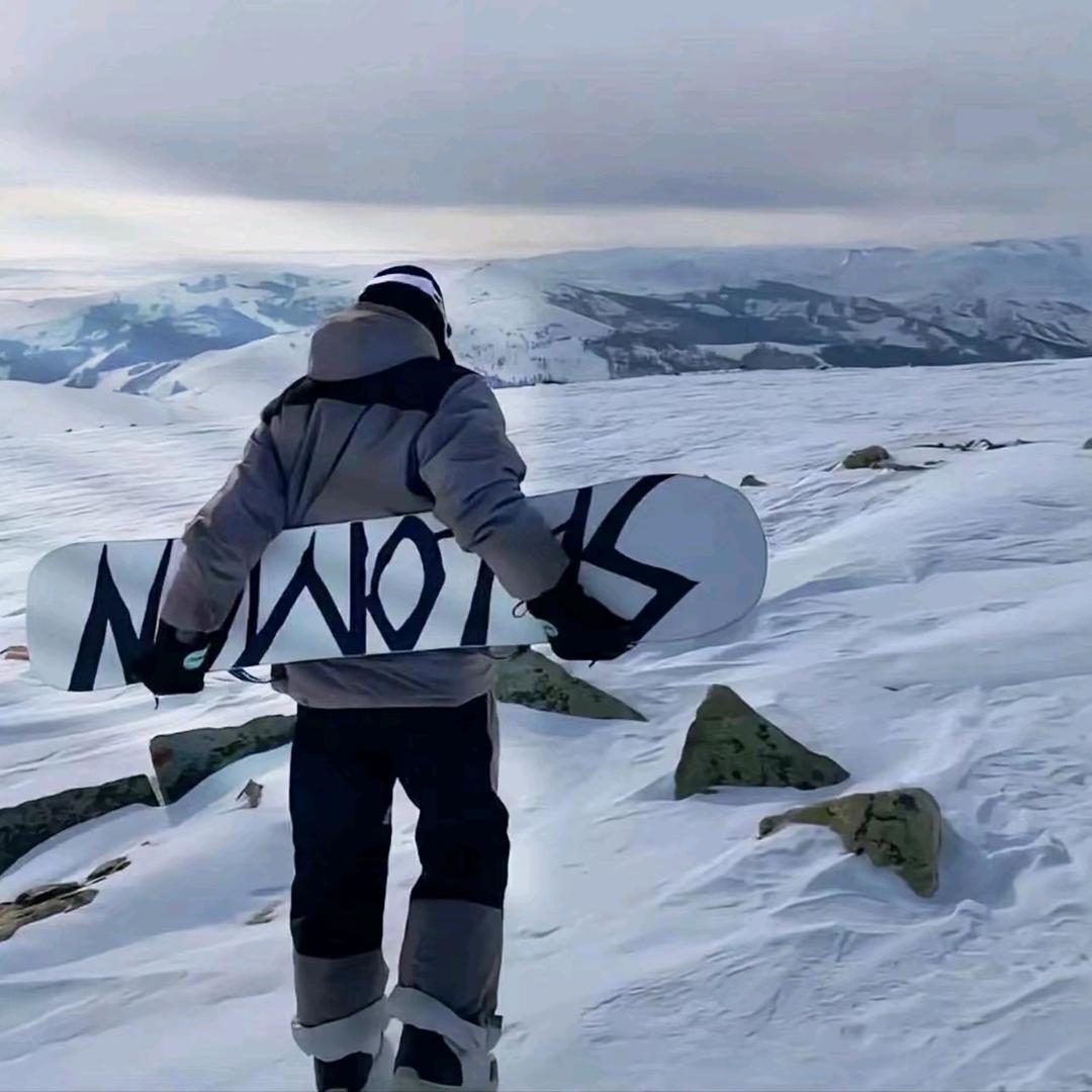 爱滑雪的昊⛷