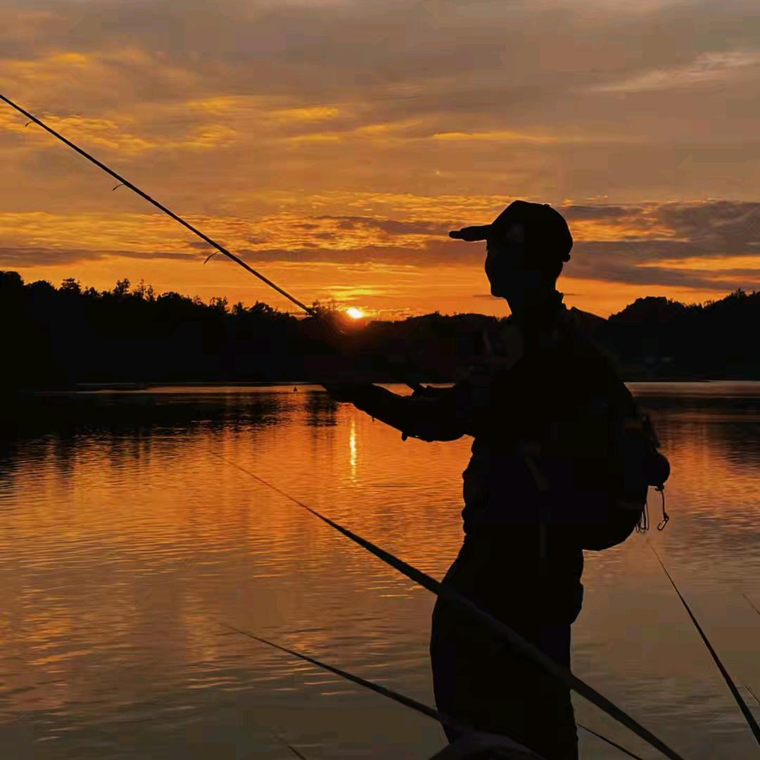 卖完雪糕去钓鱼。