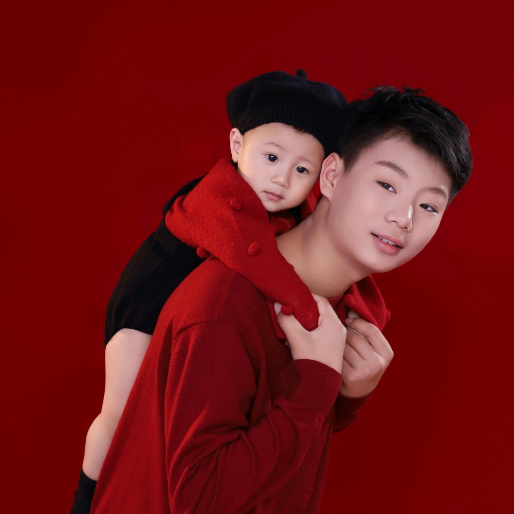 ZHOU丽颖👑（在农村带娃）