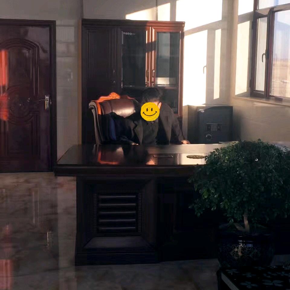 在下哲成