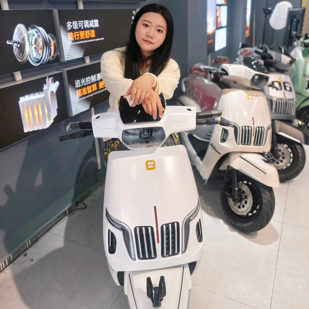 追光电摩廉江117分店阿清