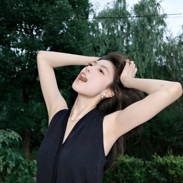 贝贝同款(卉茵服饰)