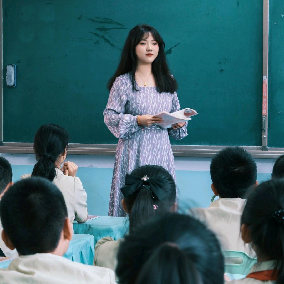 教语文的小李
