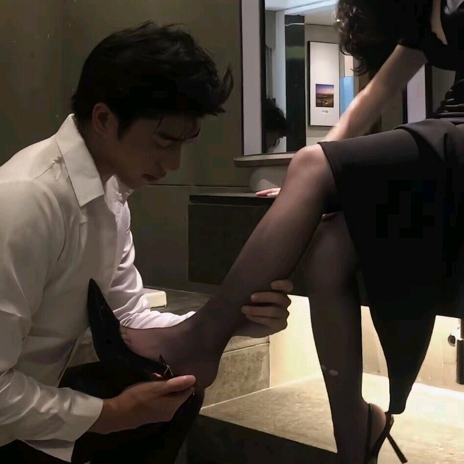 东东电竞考官夏小狗（瓦，csgo）