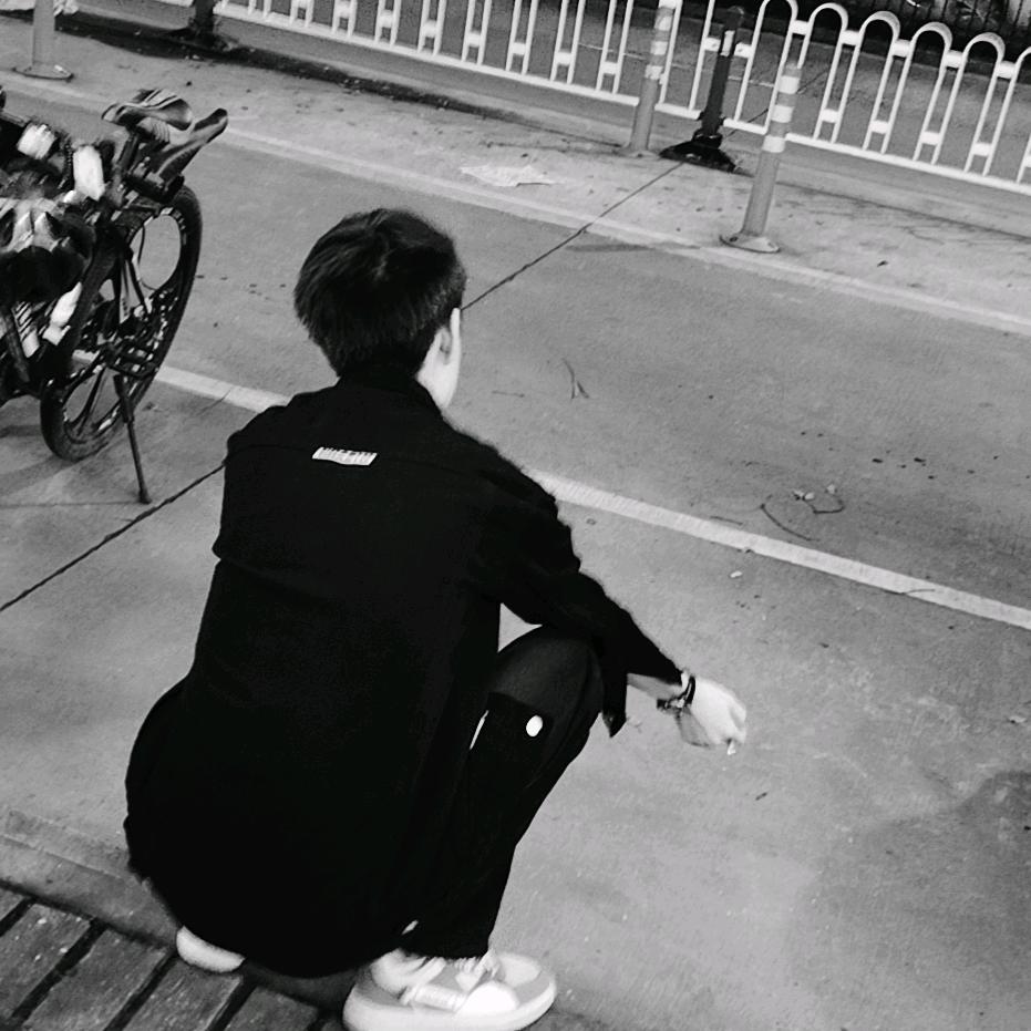 兿