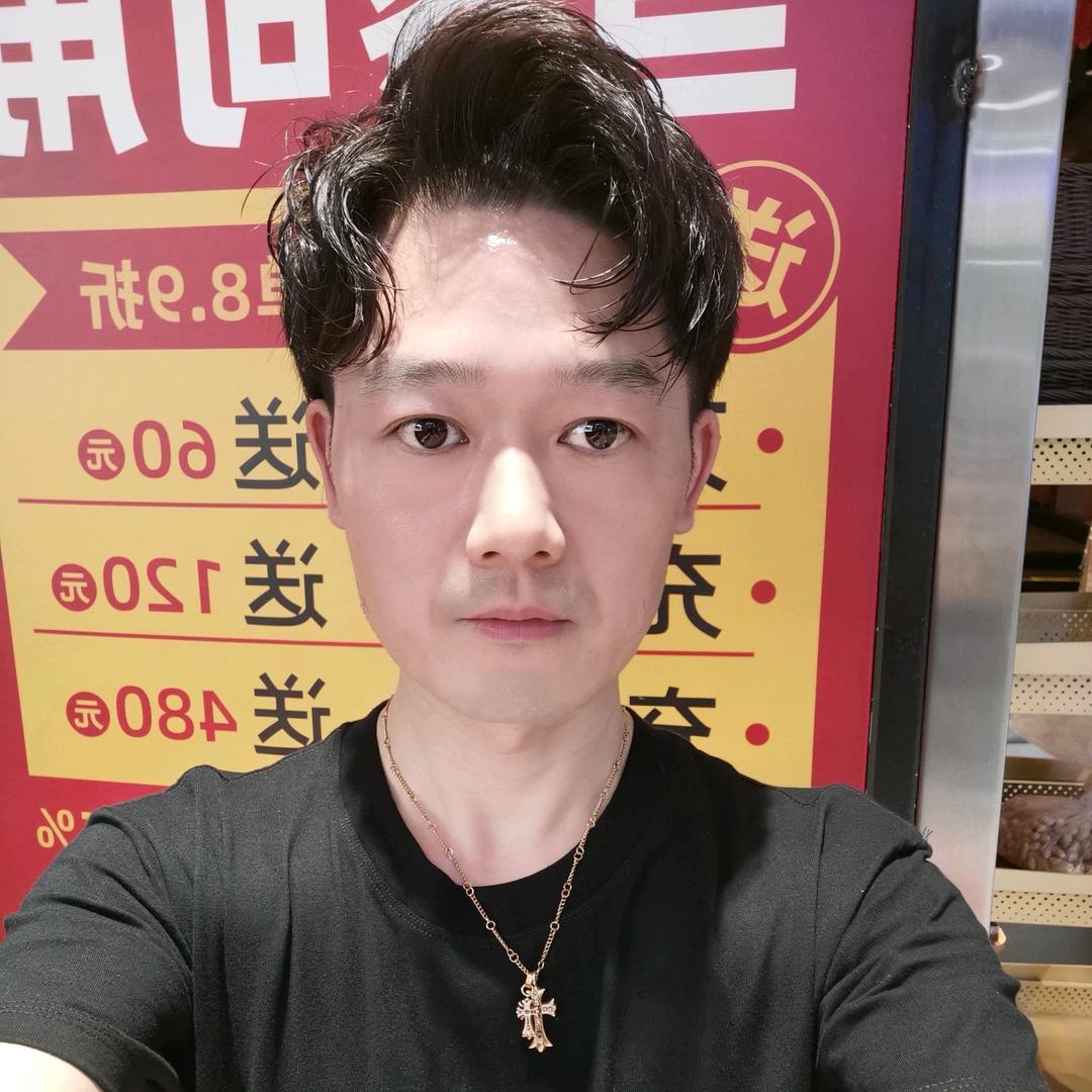 北碚减龄烫发吴老师