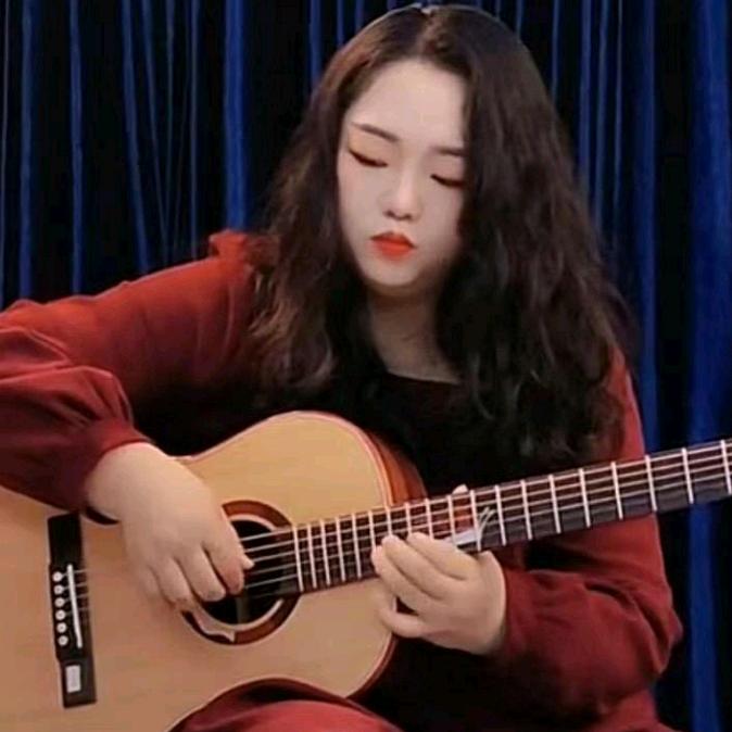 元宵老师教吉他_轩晨教育