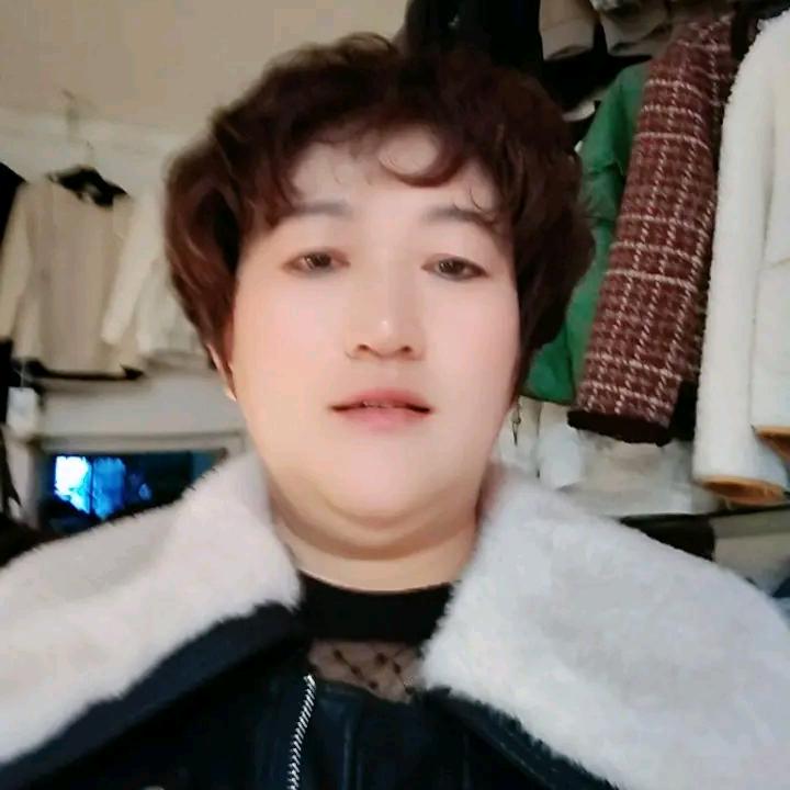 侍庄蔡姐卖鞋服