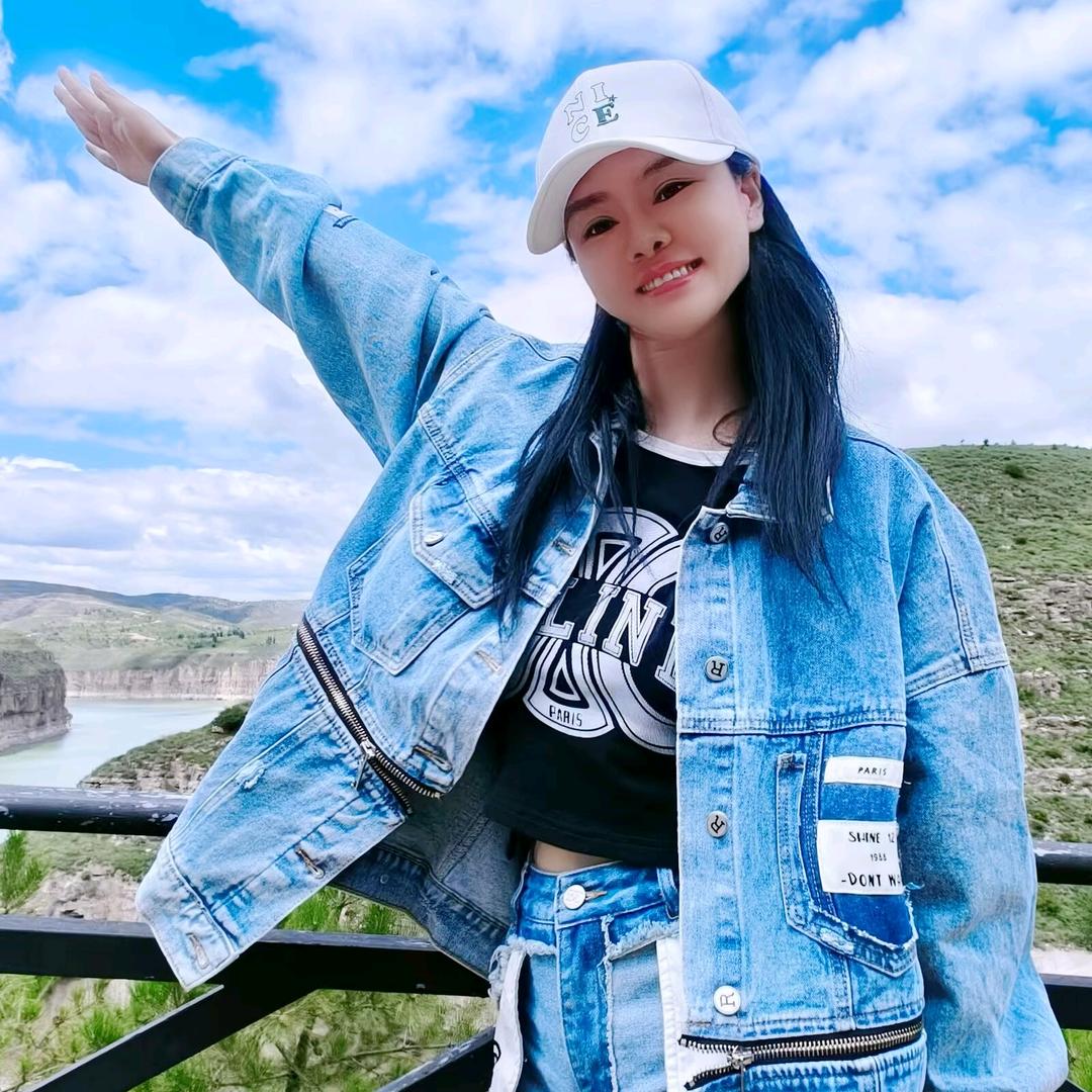 张拉拉（82岁大老公）