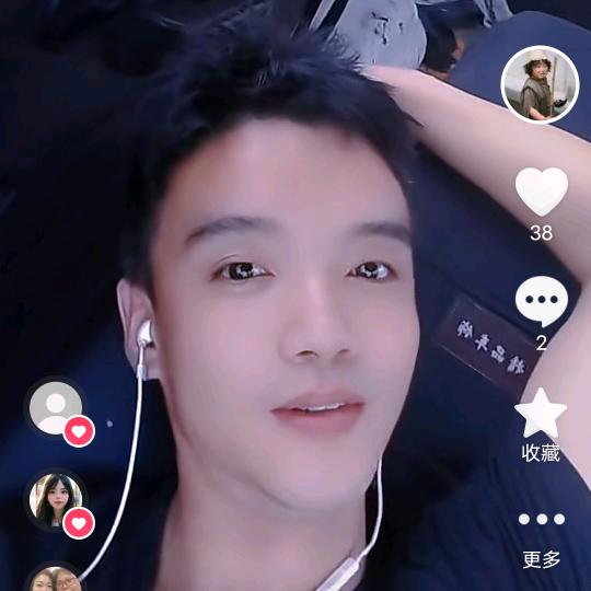 流浪的小乞丐。