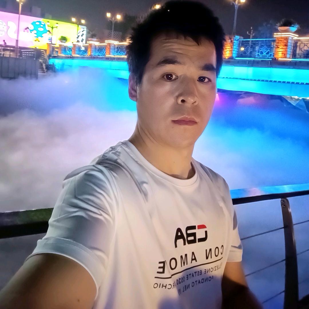 冷餐龙哥