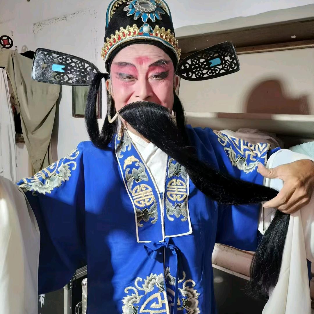 蛟龙入海