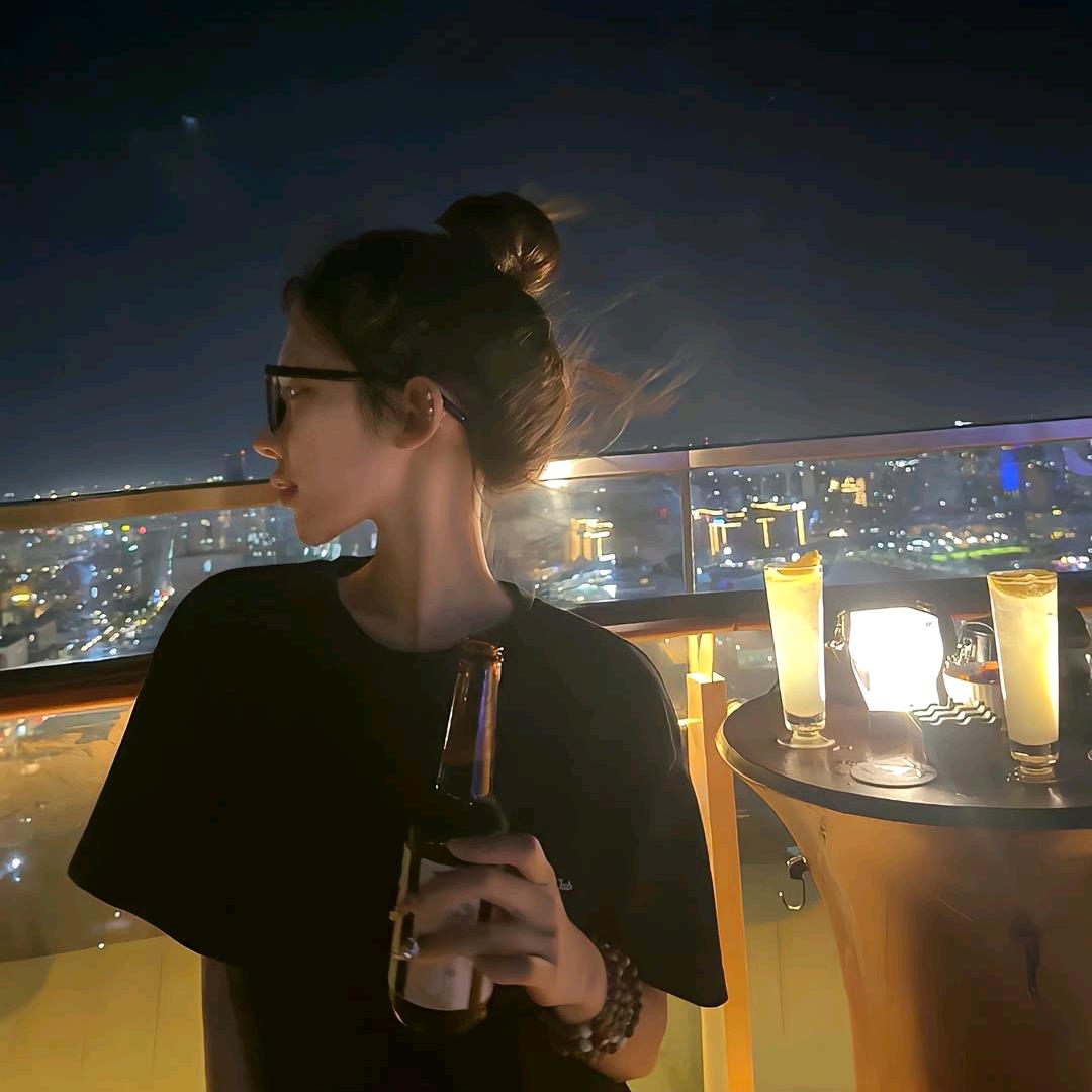 压不死的小强