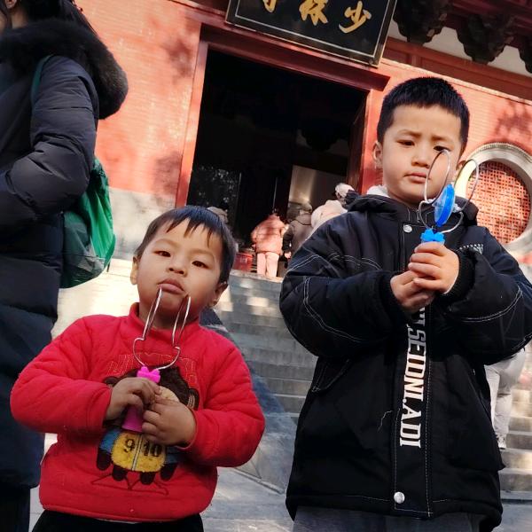 家有二宝。有赞必回
