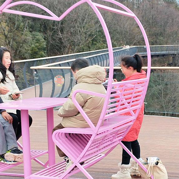 永远幸福。严碧