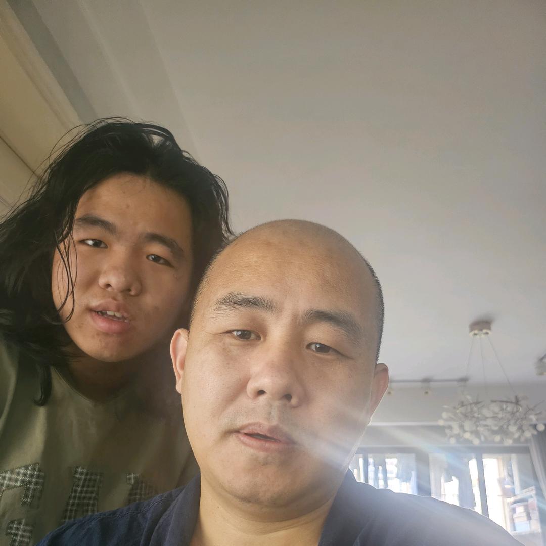 大黄搬砖做设计