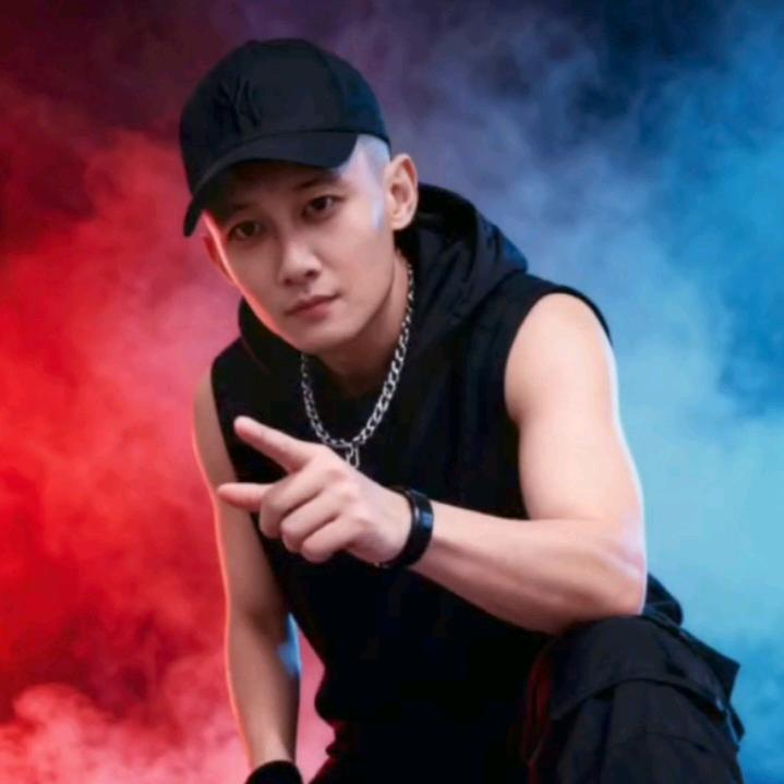 ꫀꪝ: .ℒℴ執ᮩꦿ唸ᮩvℯ.