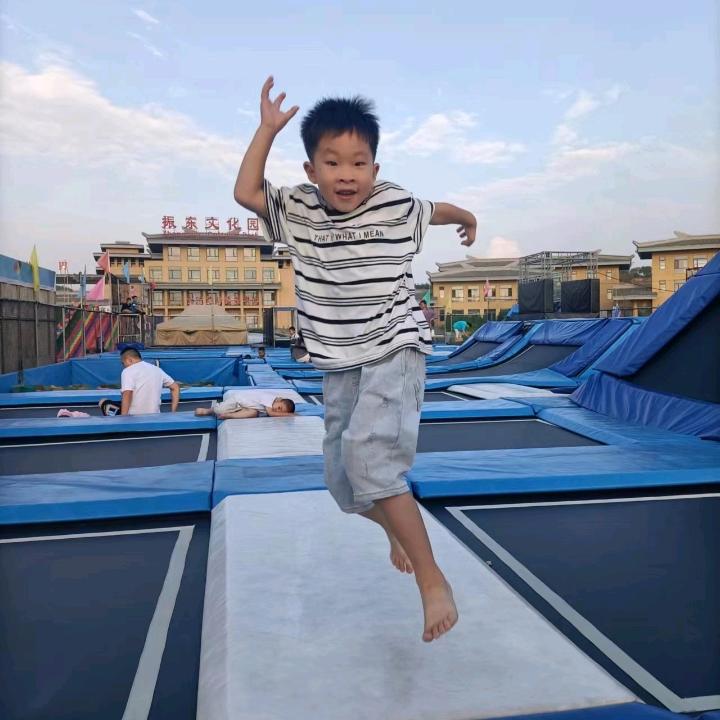 香烟啤酒打火机