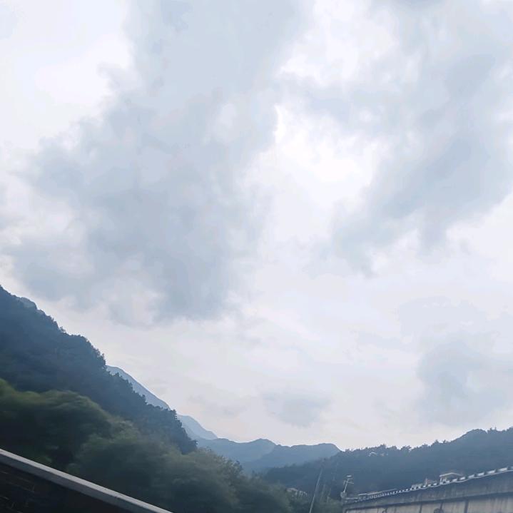 @抿着嘴，窃笑:-D