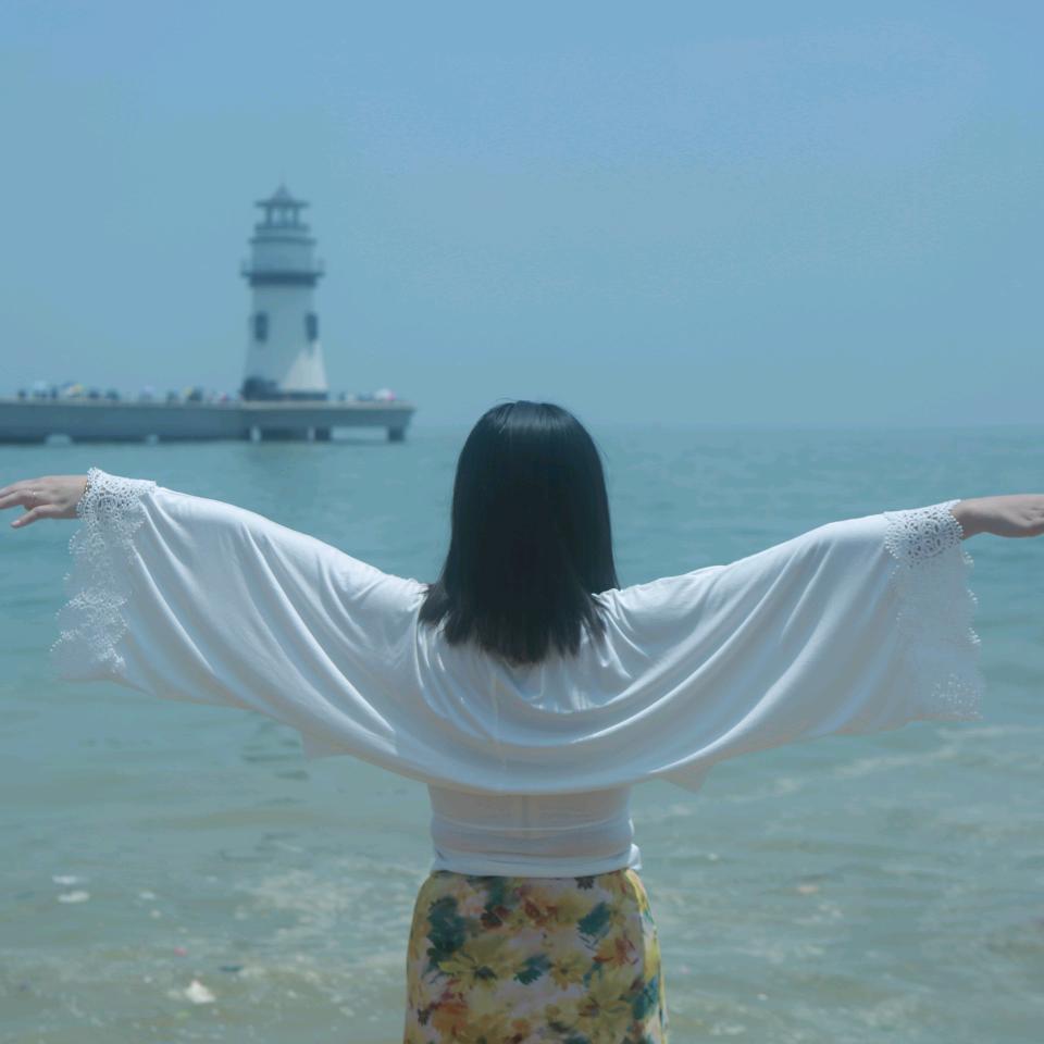 悬崖上的草莓