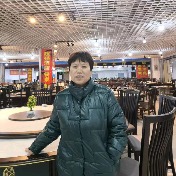 正定镇酒店餐桌刘姐