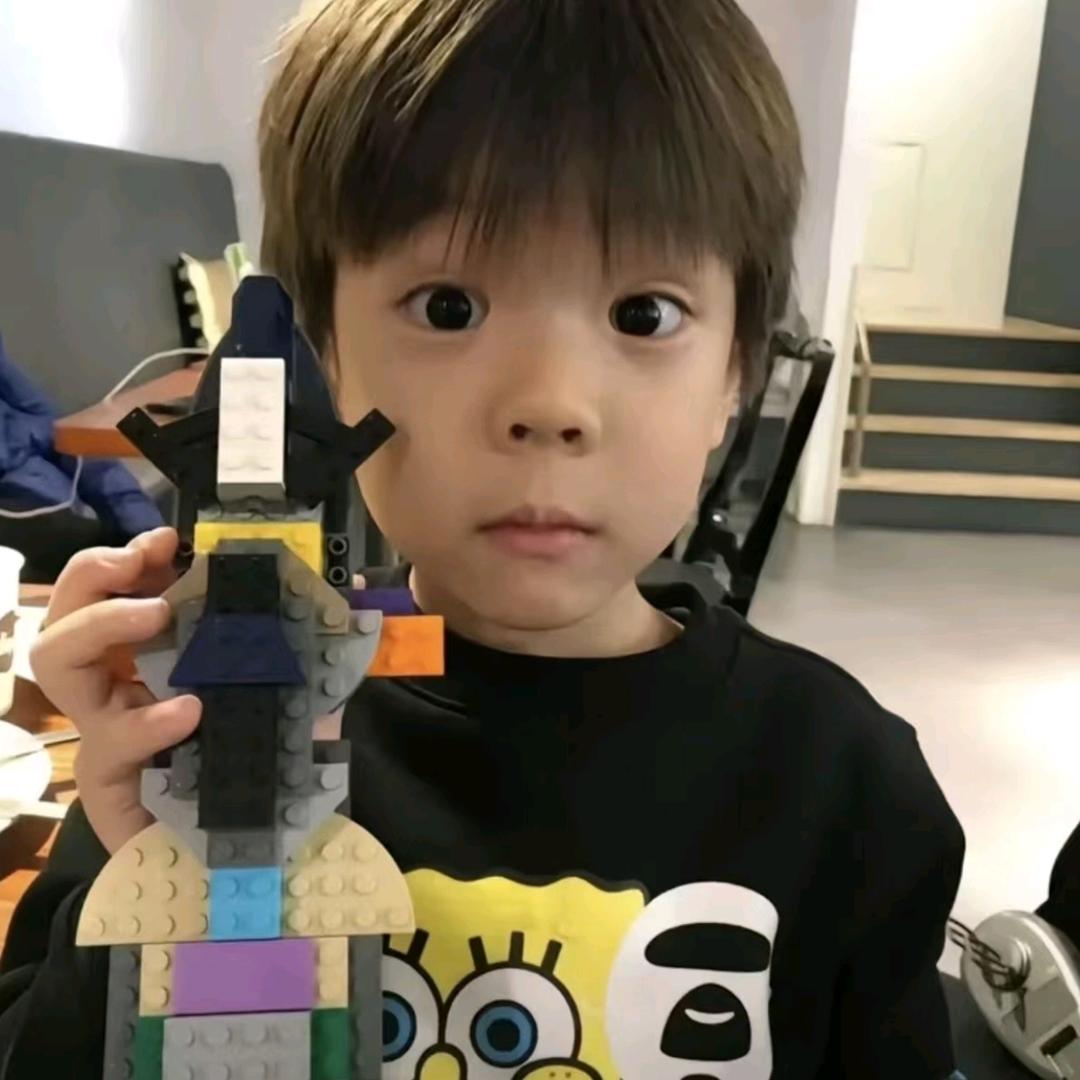 杰.