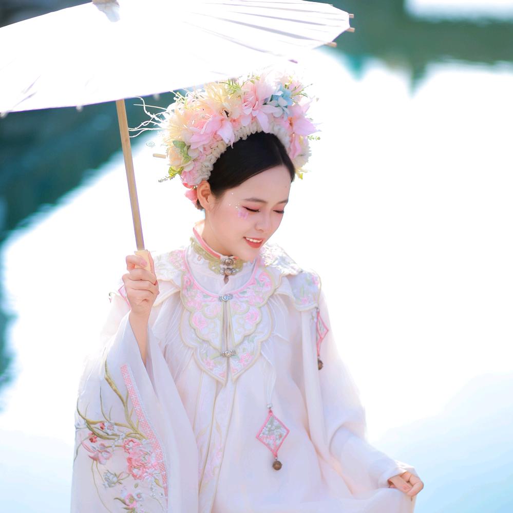 鹤儿❛‿˂̵✧