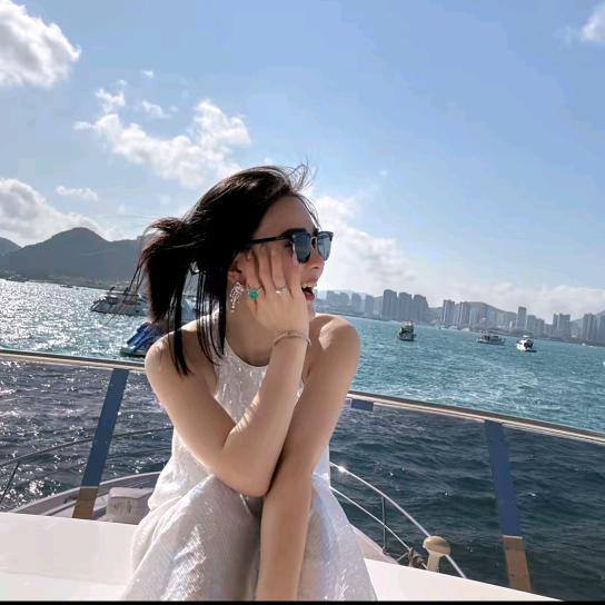 袁艺灵-时尚穿搭