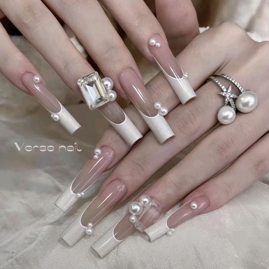 晓看天色暮看云☁️