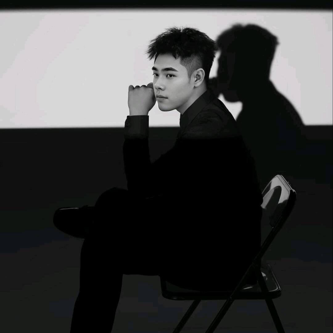 ｸﾞｯ!๑•̀ㅂ•小陈