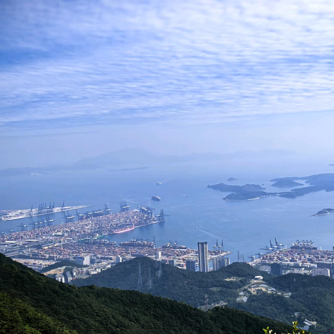 爬山半路想躺平