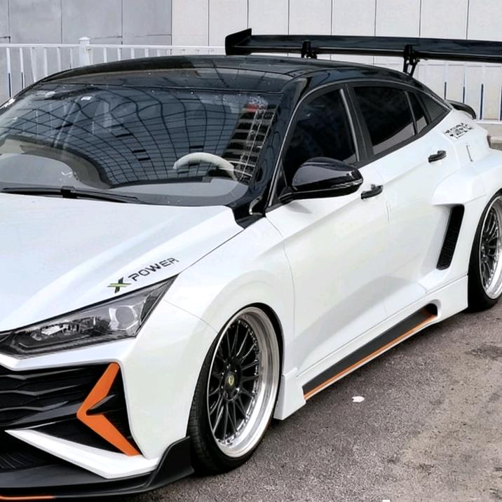 开着奕炫跑小拉