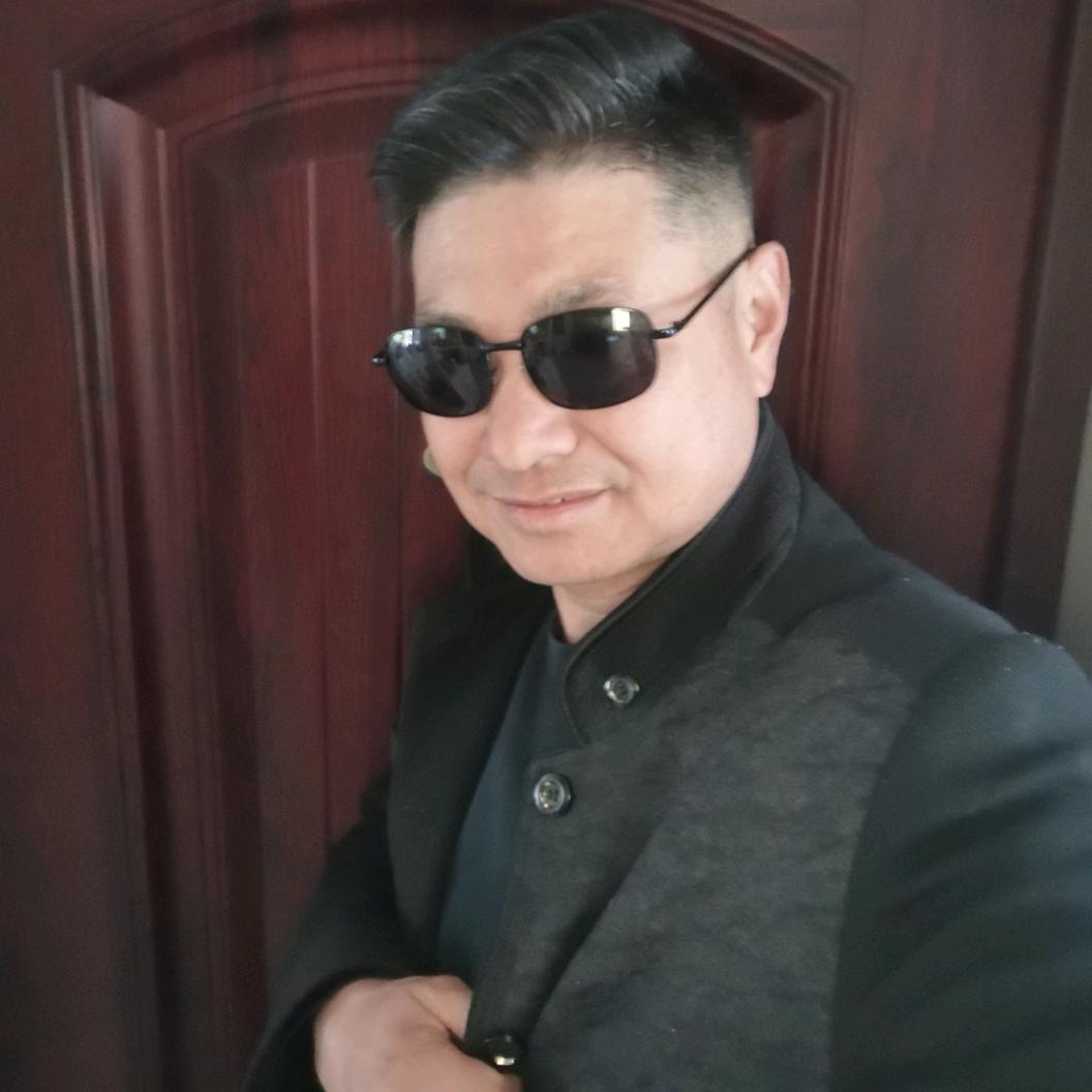 华臣哥