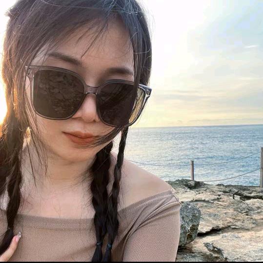 小欣然服饰