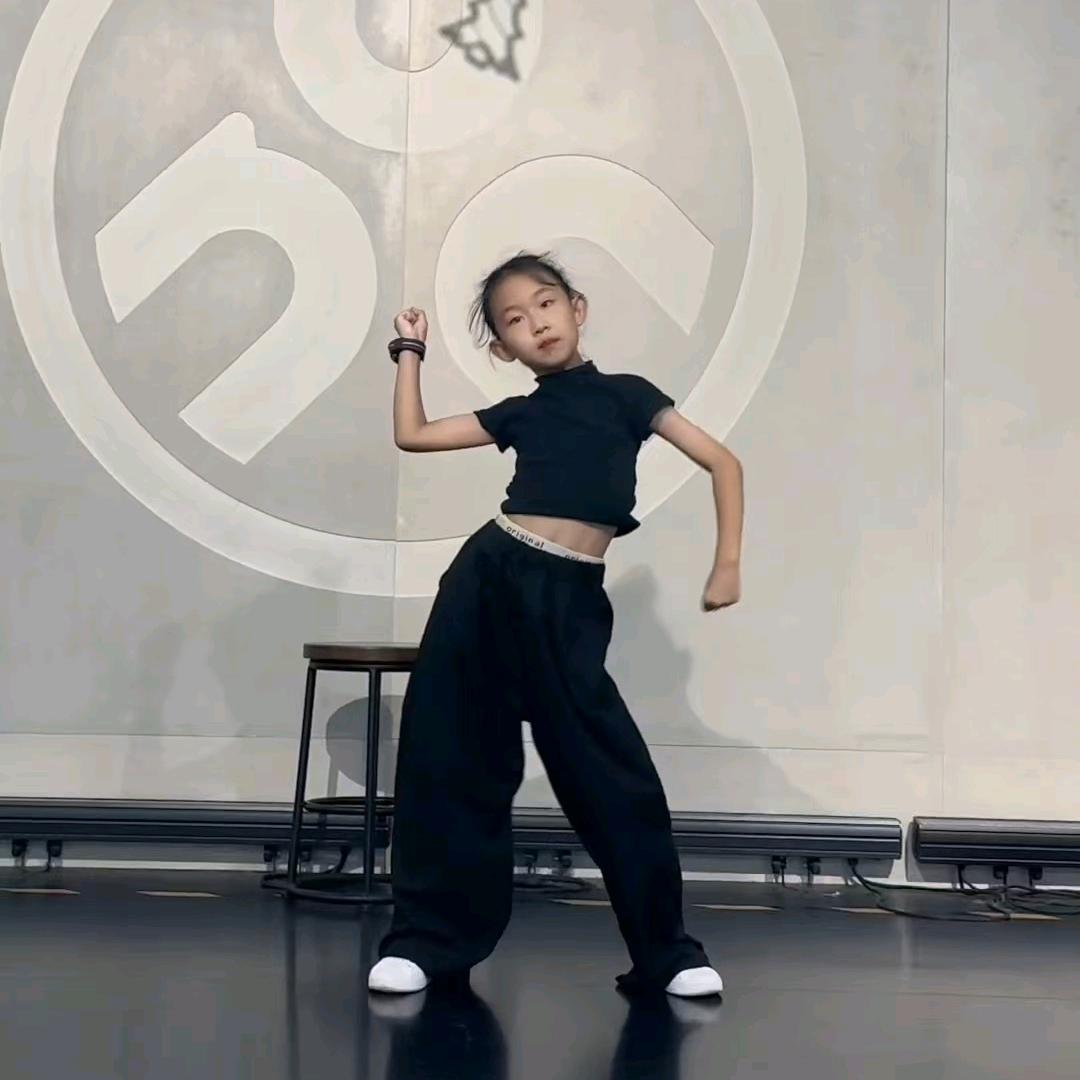 跳跳菲（三年级）