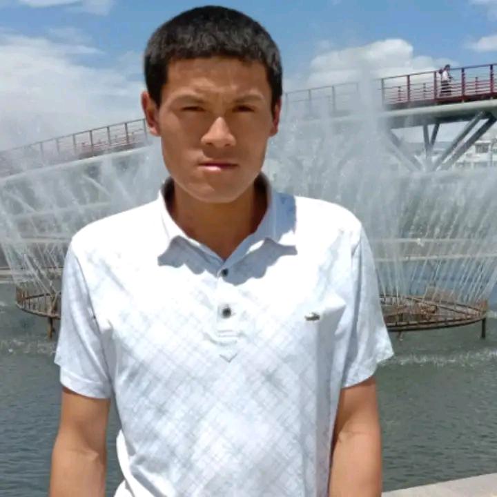穷在闹市无人问，富在深山有远亲