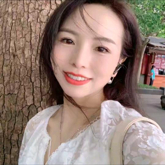 仟娜潮流穿搭