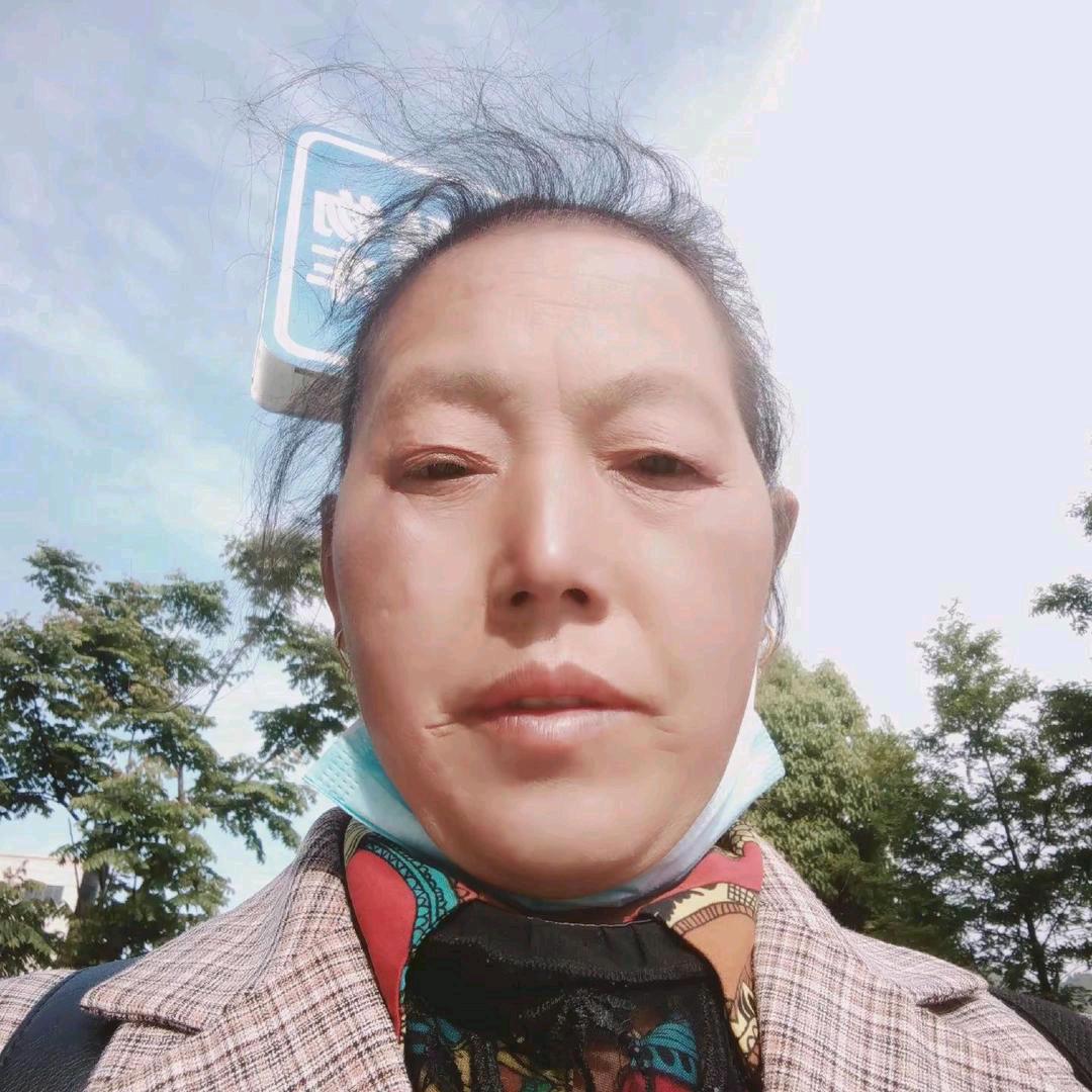 邓琴