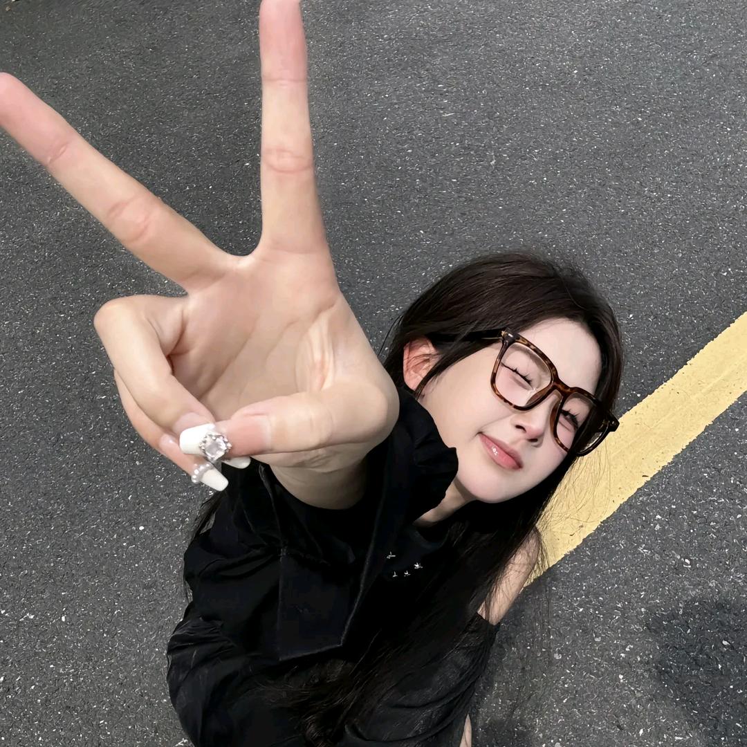 悸鑫妍不吃香菜(泽沐)