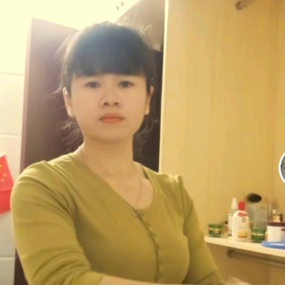 艾月