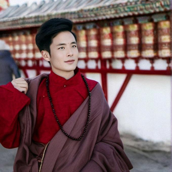 洛 隆 歌 手 阿 旺 扎 西🎸🎤