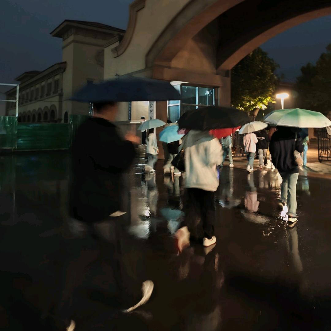 Y是寒冰