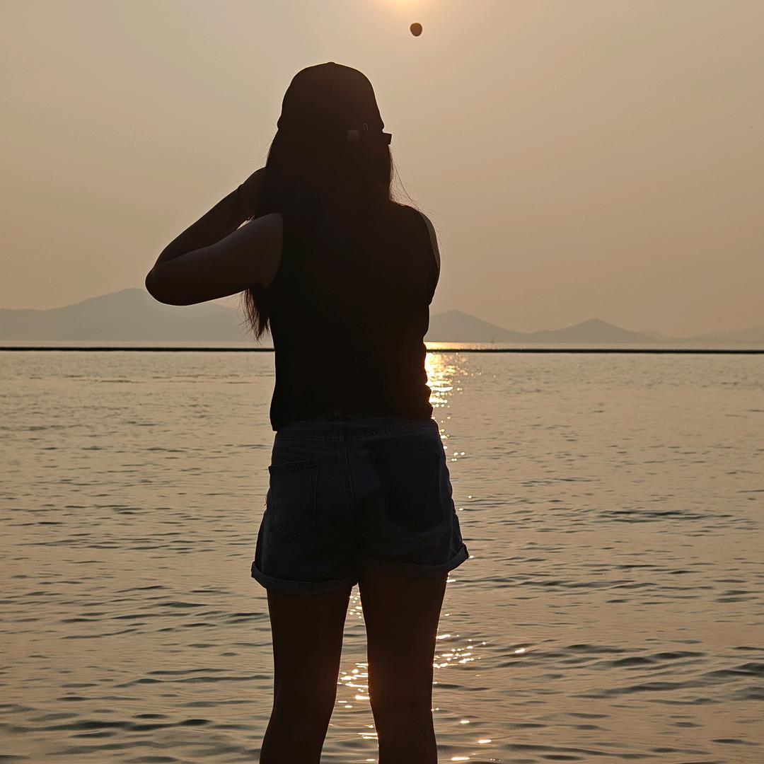 栀夏吖