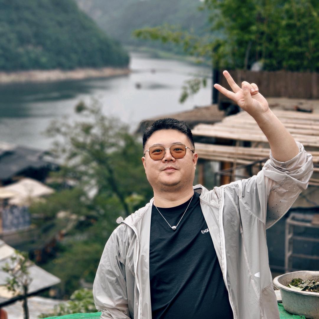 不会唱歌的李uncle