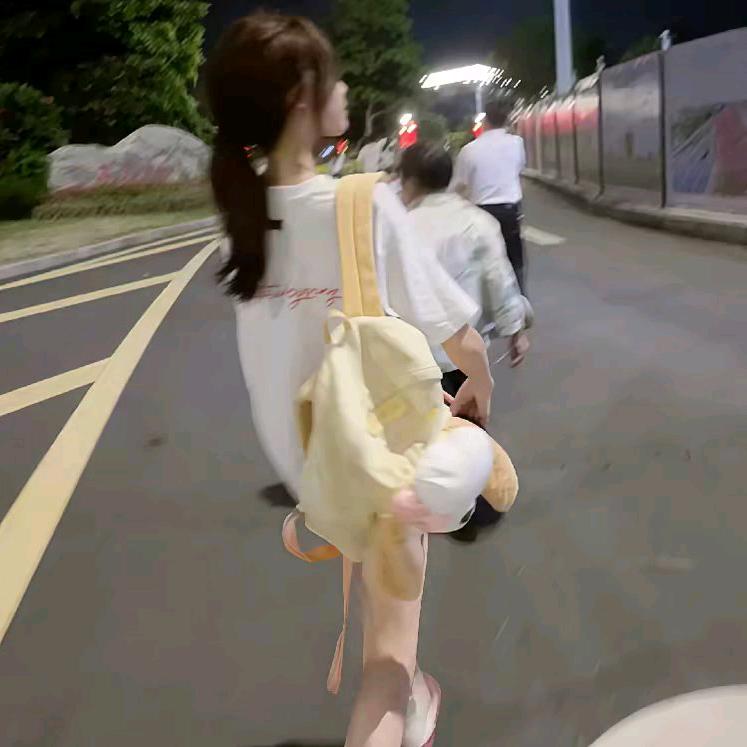 ^萌妹纸温沐曦^