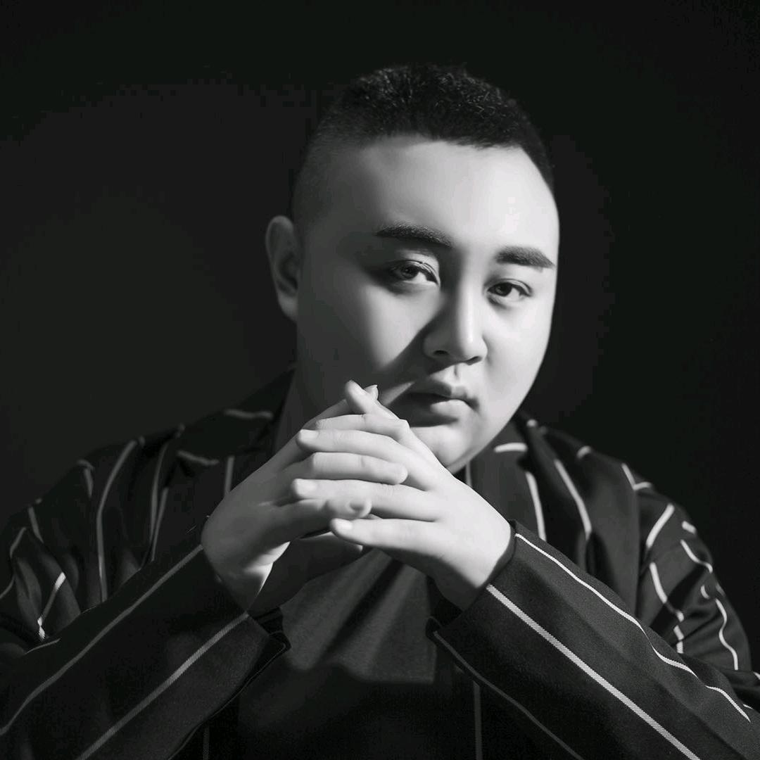 铭 铭(钓鱼版)