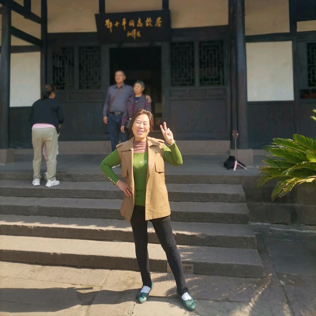 晴空万里骏马飞腾