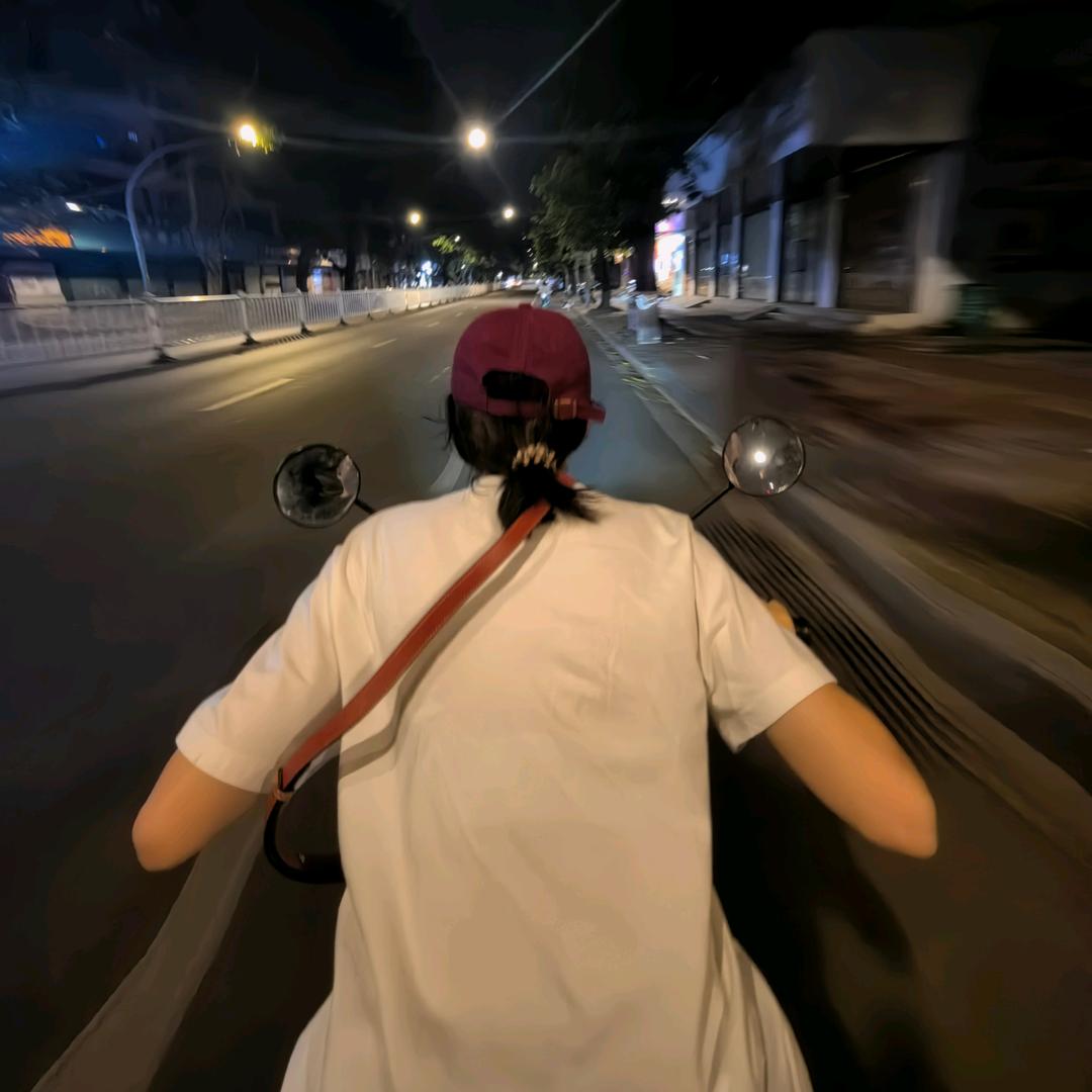 蝎子莱莱
